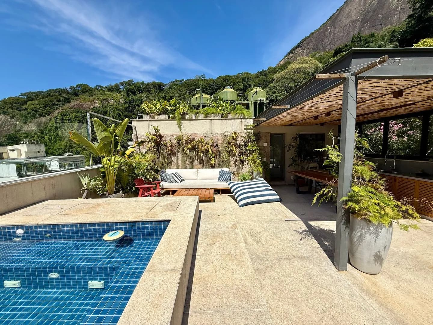 Penthouse exclusive au Leblon : luxe, intimité et vues inoubliables